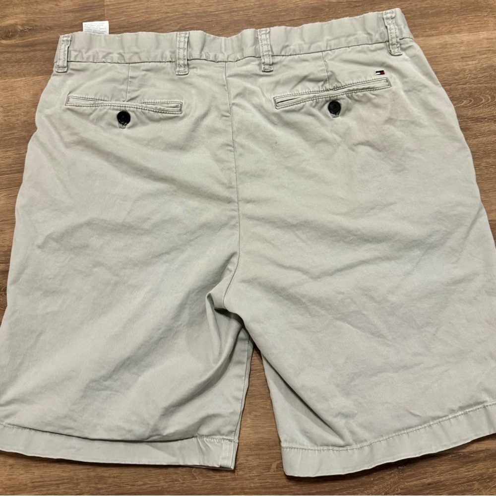 Tommy Hilfiger Men's Light Tan Flat Front Shorts - Picture 5 of 11